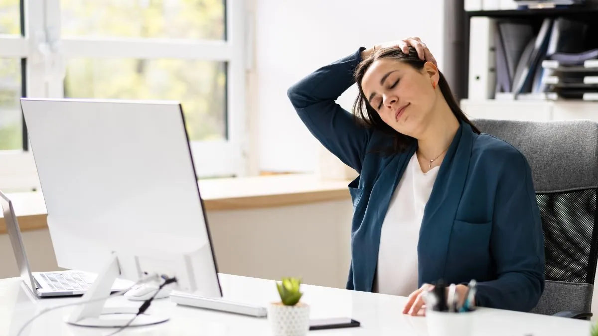 5-easy-and-quick-stretching-exercises-to-perform-at-your-office-desk